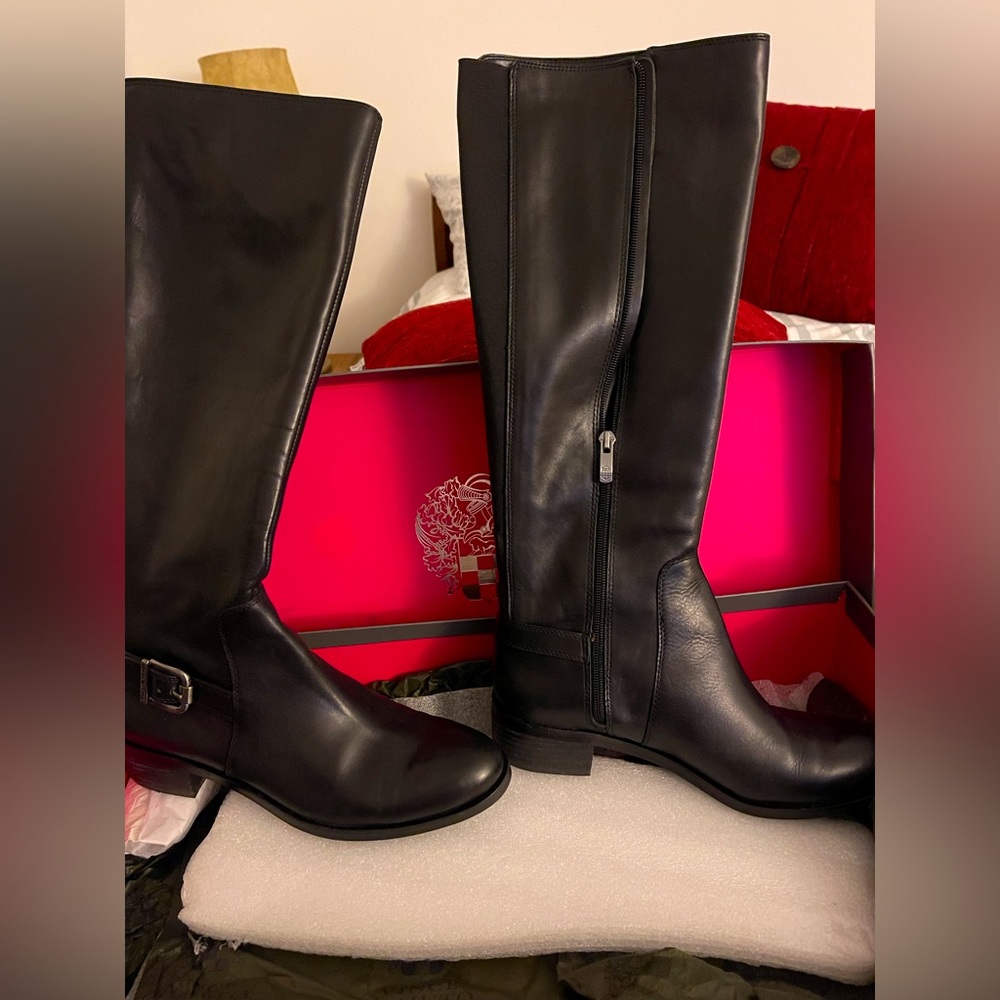 Vince Camuto leather boots (size 9)